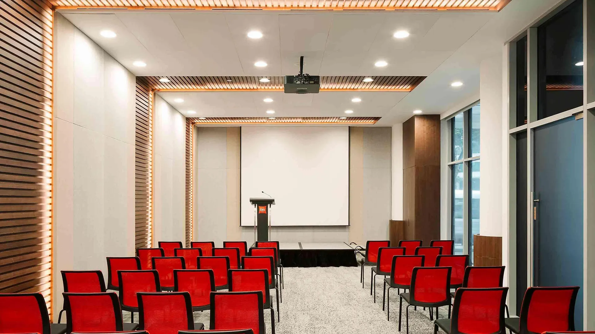 מלון Ibis Singapore On Bencoolen - Newly Renovated