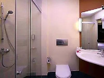 Ibis Singapore On Bencoolen - Newly Renovated מלון