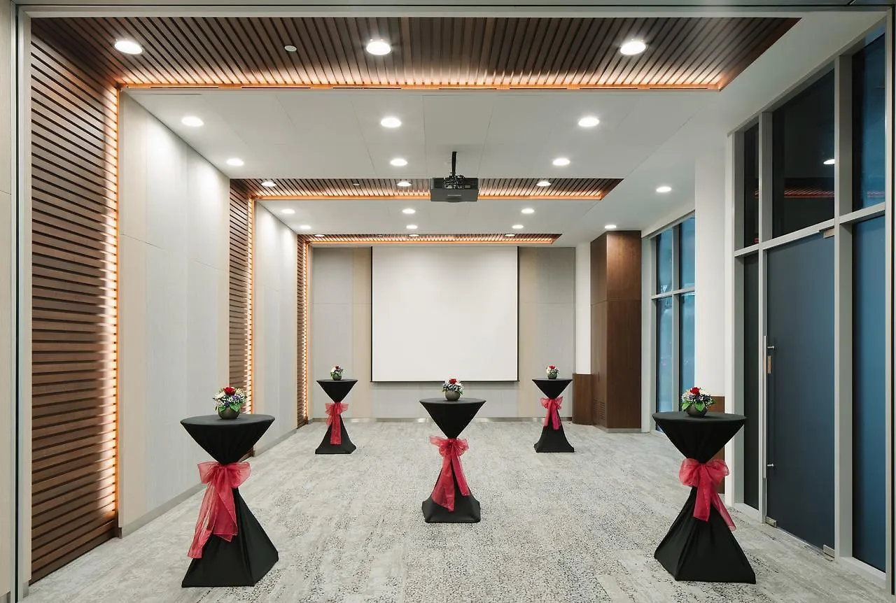 Ibis Singapore On Bencoolen - Newly Renovated 4*,